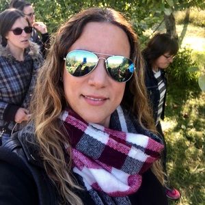 Meet your Posher, Lisa